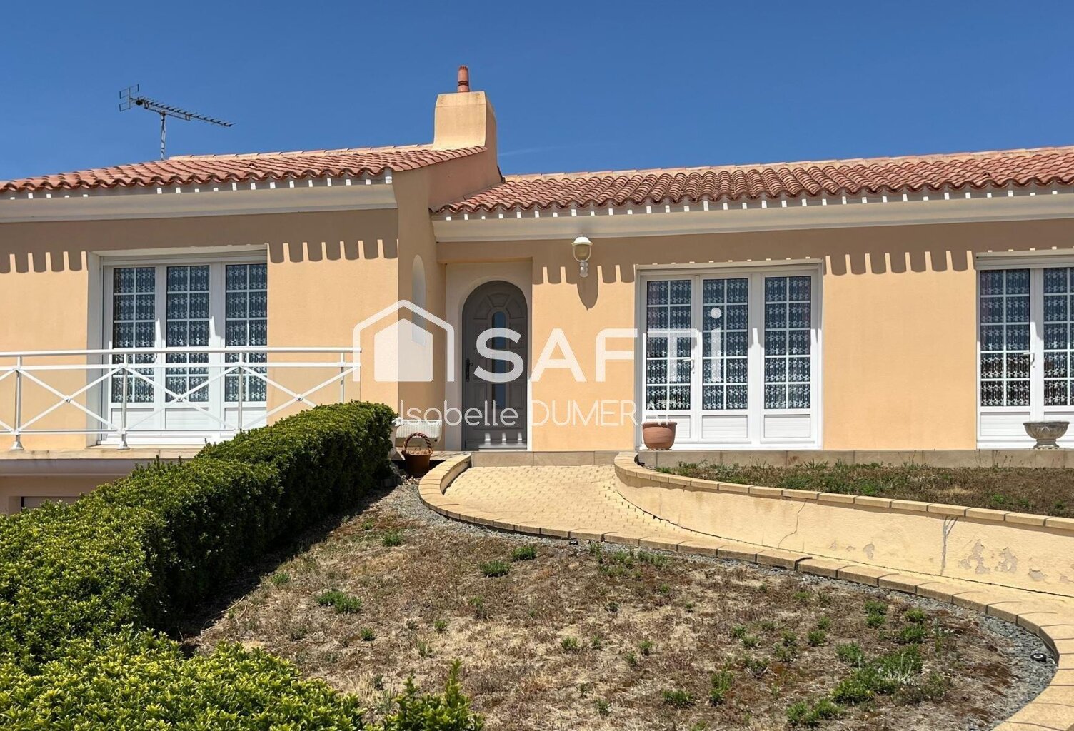 Maison spacieuse et lumineuse à proximité du bourg — photo 1