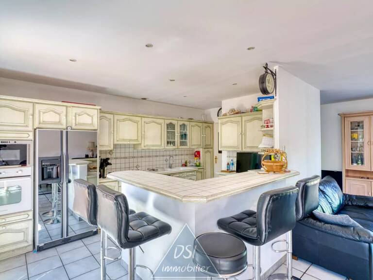 Maison familiale de plain-pied décalé T5 + salle de jeux avec piscine – Miribel, secteur Les Échets — photo 1