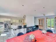Maison familiale de plain-pied décalé T5 + salle de jeux avec piscine – Miribel, secteur Les Échets — photo 2
