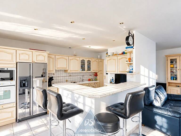Maison familiale de plain-pied décalé T5 + salle de jeux avec piscine – Miribel, secteur Les Échets — photo 1