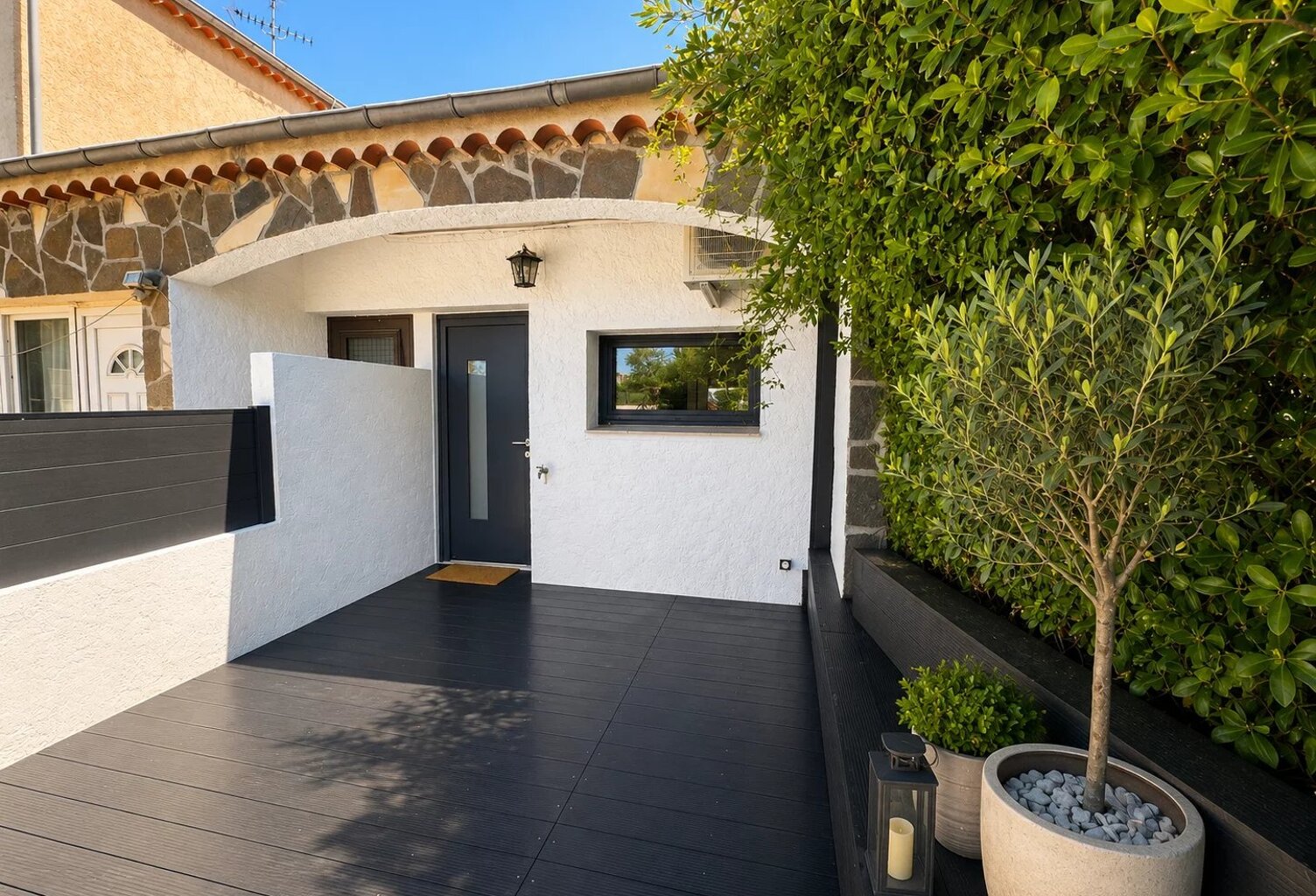 APPARTEMENT T3 RÉNOVÉ À PUGET-SUR-ARGENS — photo 1