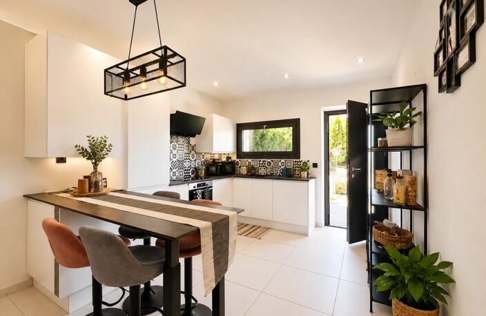APPARTEMENT T3 RÉNOVÉ À PUGET-SUR-ARGENS — photo 4