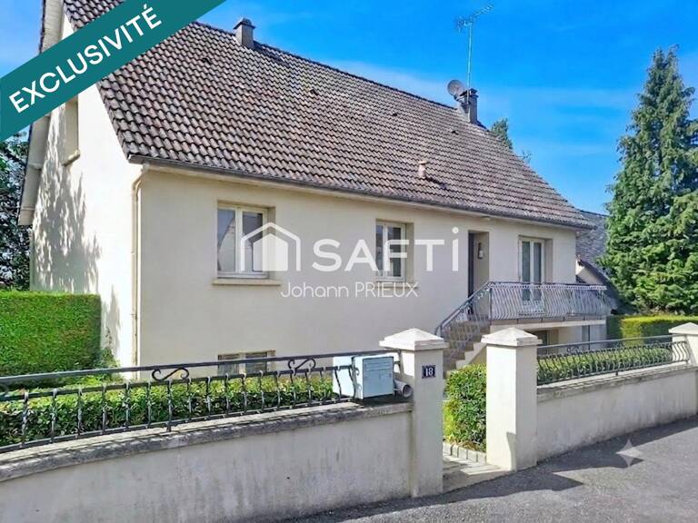 Maison traditionnelle dans environnement calme — photo 1