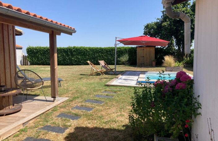 Maison avec piscine, double garage et jardin — photo 2
