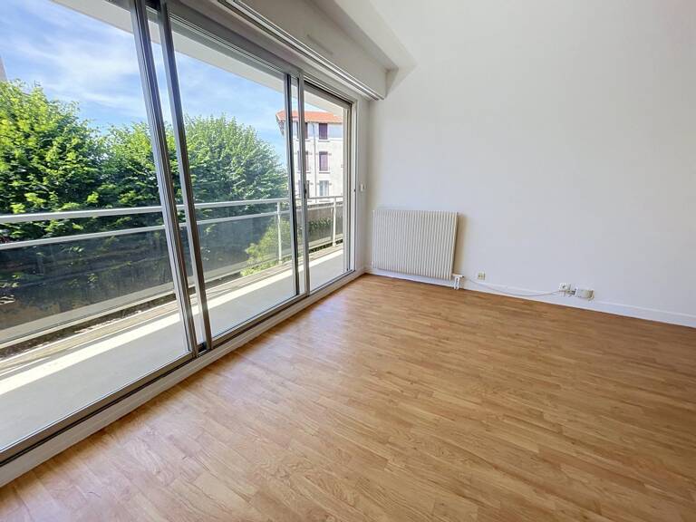 Centre ville, 68m² rénové, vue nature, 3 larges balcons — photo 1