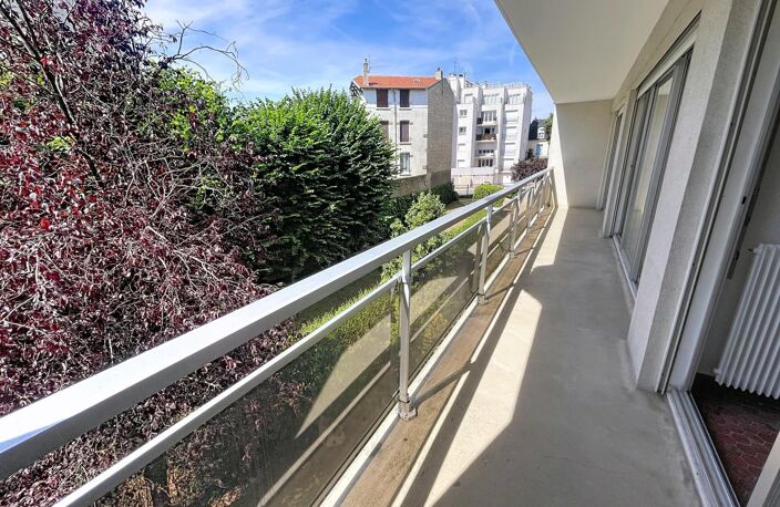Centre ville, 68m² rénové, vue nature, 3 larges balcons — photo 2