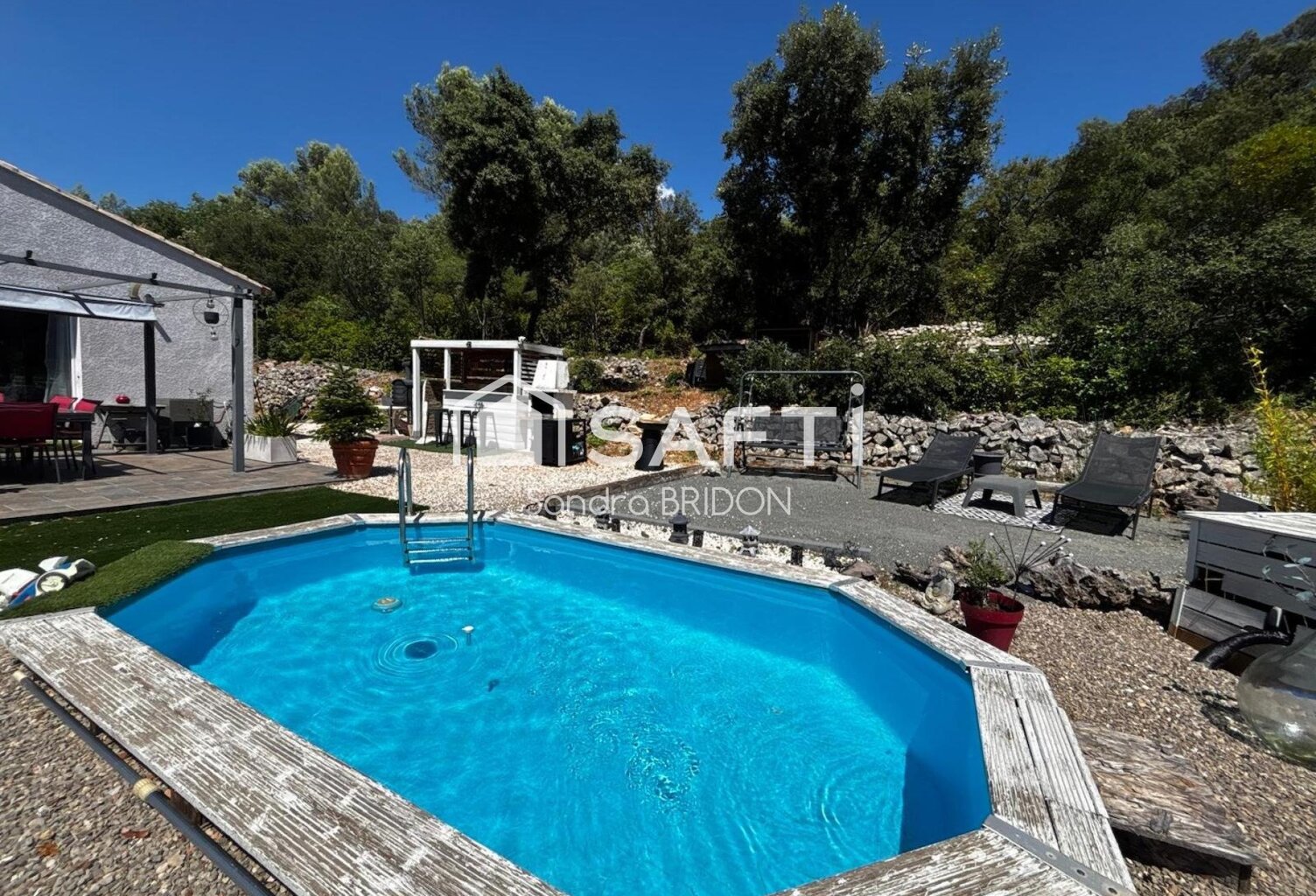 villa de plain pied avec joli jardin — photo 1