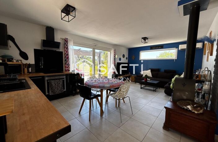 villa de plain pied avec joli jardin — photo 2