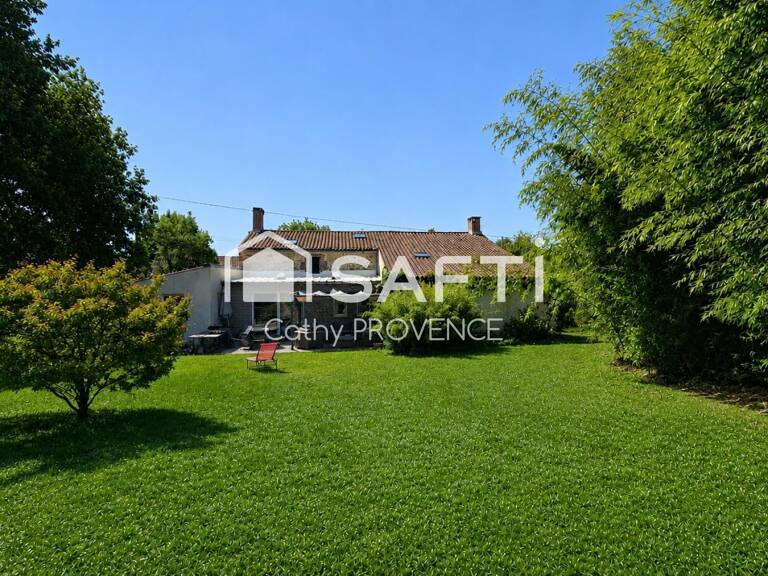 Maison de caractère - 219m² - Aubigny-Les Clouzeaux — photo 1