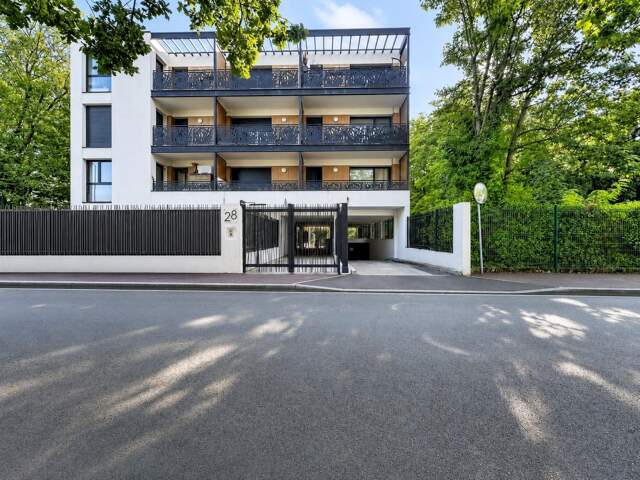 Limeil-Brévannes  Bel appartement 2 pièces avec balcon et parking, résidence sécurisée 2012 — photo du bien