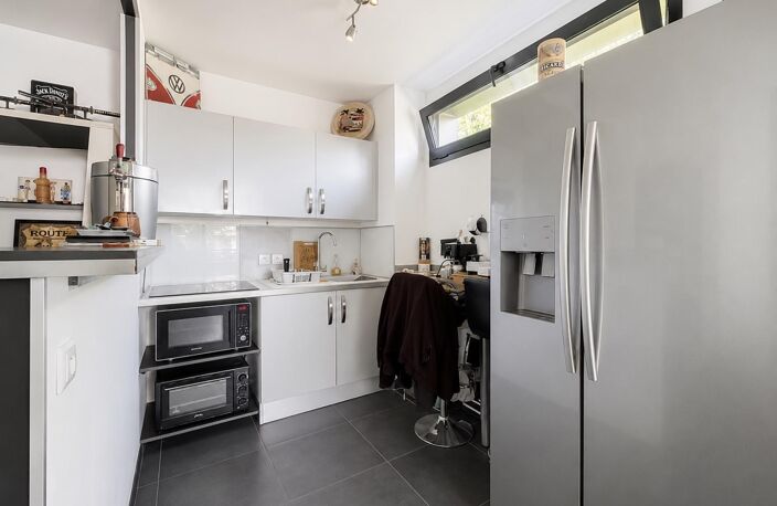 Limeil-Brévannes  Bel appartement 2 pièces avec balcon et parking, résidence sécurisée 2012 — photo 4