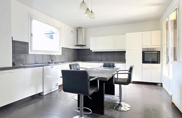 Maison de 180 m²  5 CHAMBRES  SS-SOL TOTAL — photo 3