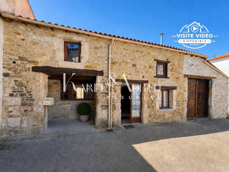 Maison de ville avec 2 chambres, mezzanine, bureau et garage — photo 1