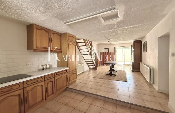 Maison de ville avec 2 chambres, mezzanine, bureau et garage — photo 3