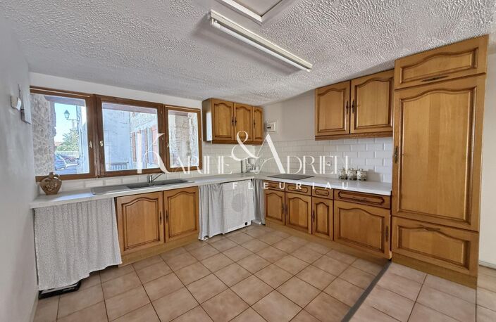 Maison de ville avec 2 chambres, mezzanine, bureau et garage — photo 4