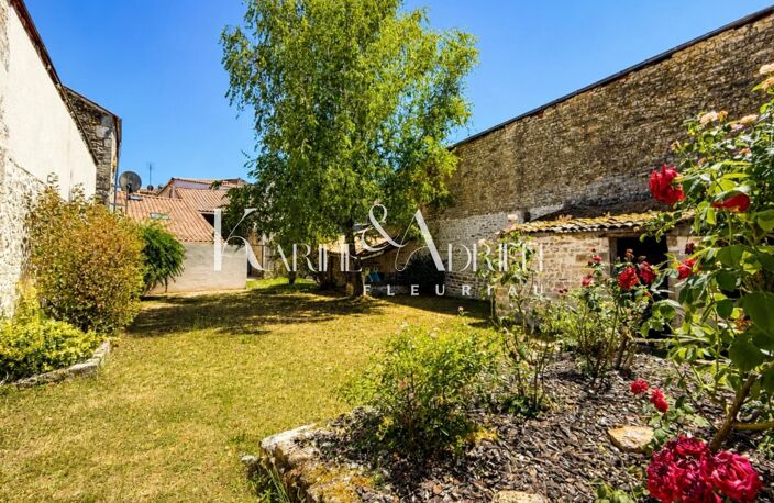 Maison de ville : 6 chambres, piscine et jardin — photo 3