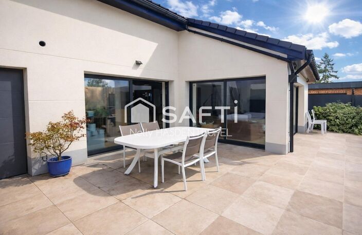 PROPRIETE D'EXCEPTION AVEC UNE ÉLÉGANCE CONTEMPORAINE ET PISCINE CHAUFFEE — photo 2