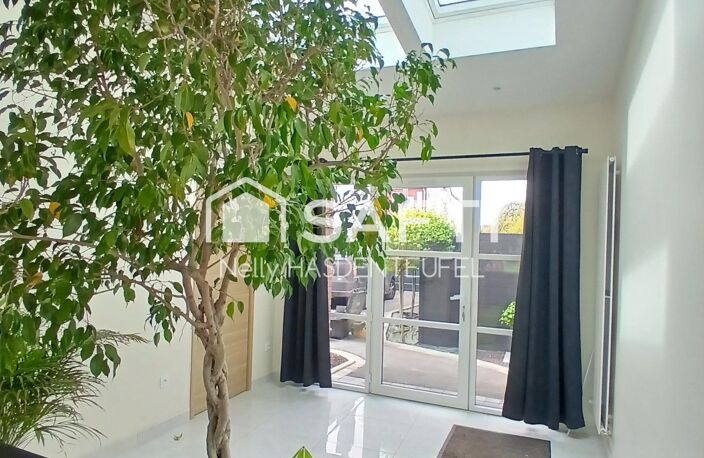 PROPRIETE D'EXCEPTION AVEC UNE ÉLÉGANCE CONTEMPORAINE ET PISCINE CHAUFFEE — photo 4
