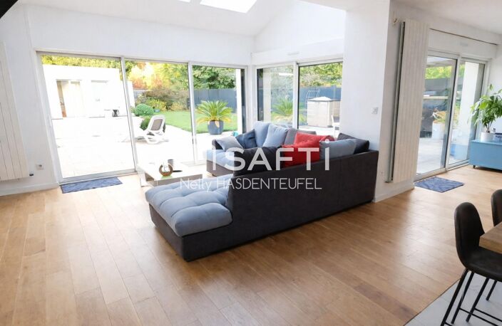 PROPRIETE D'EXCEPTION AVEC UNE ÉLÉGANCE CONTEMPORAINE ET PISCINE CHAUFFEE — photo 5