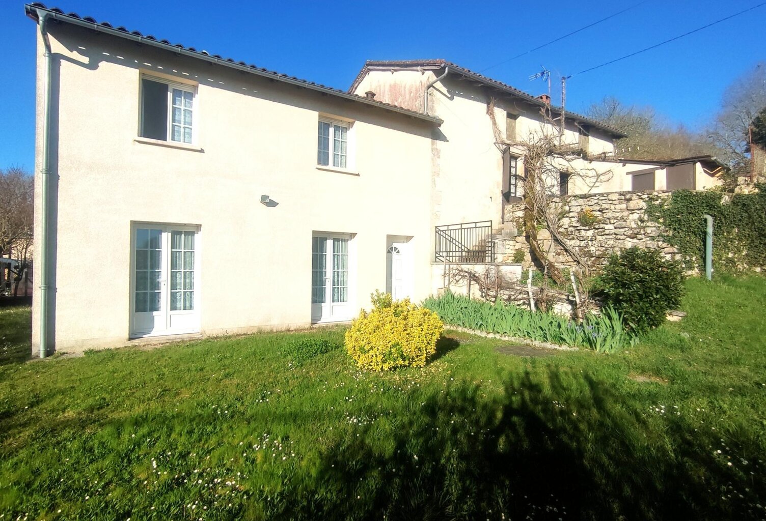 Maison en pierres avec extension (2005) — photo 1