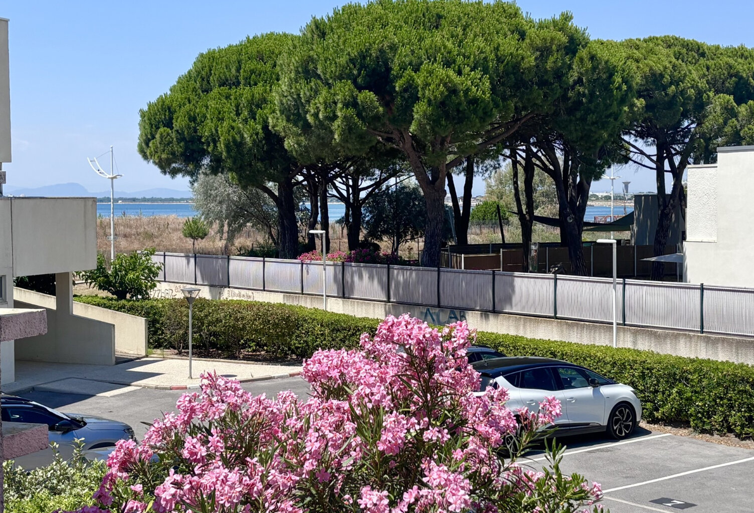LE GRAU DU ROI - T2 vue mer avec parking et cellier! — photo 1