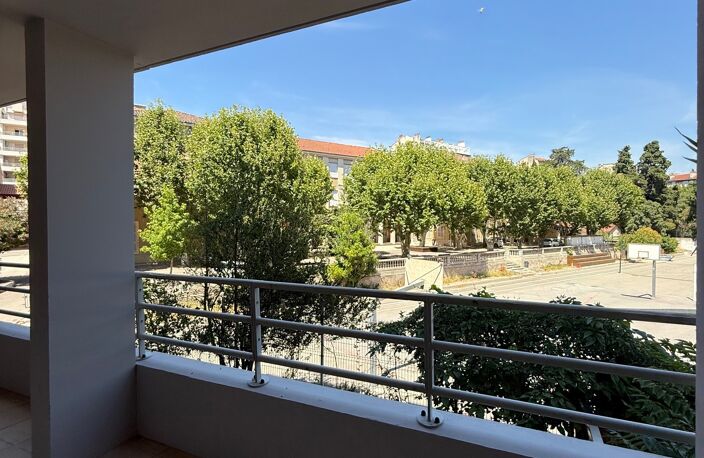 Location appartement 4 pièces 86 m² à Marseille 5 (13005) — photo 3