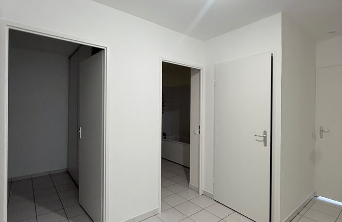 Location appartement 4 pièces 86 m² à Marseille 5 (13005) — photo 5