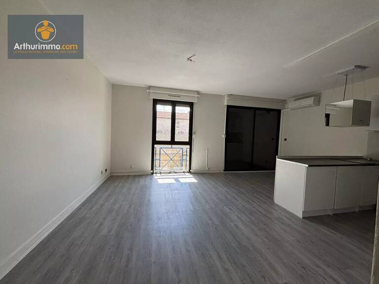 appartement avec place de parking sécurisé — photo 1