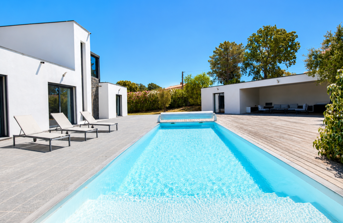 VILLA T7 DE 211m2 CONTEMPORAINE AVEC PISCINE SOUS-SOL AMÉNAG — photo 5