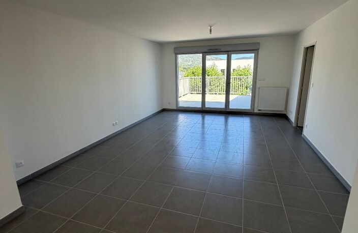 Vente appartement 4 pièces 96 m² Aubagne (13400) — photo 3