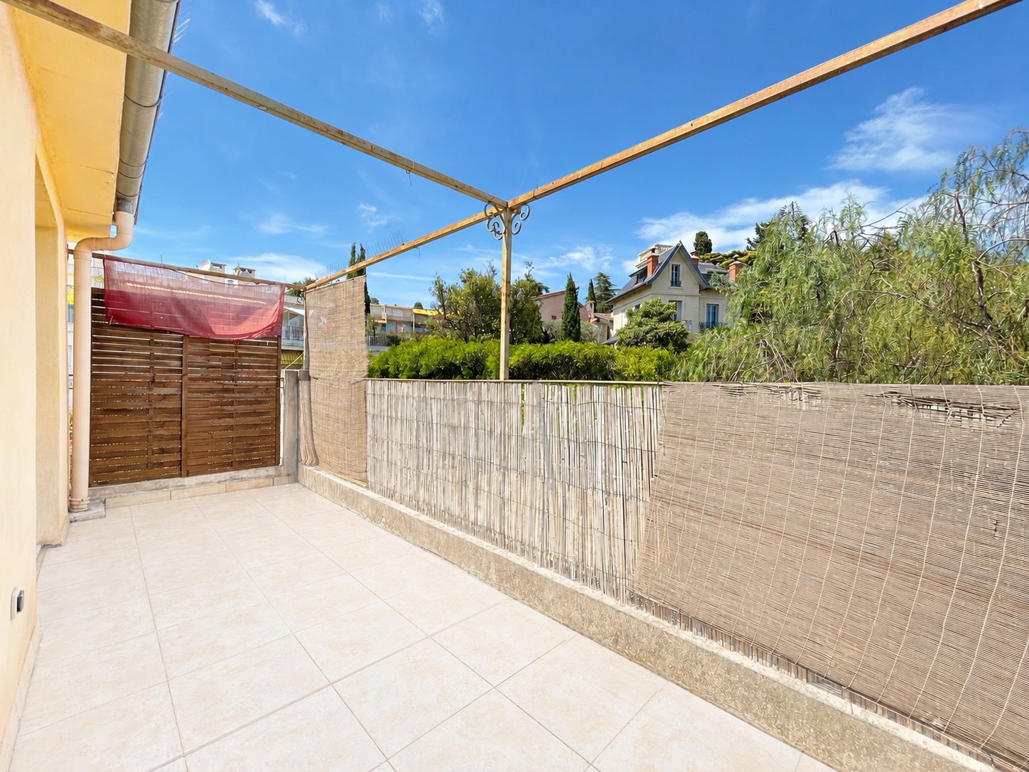 NICE OUEST – Secteur Bas Avenue Sainte-Marguerite - Dernier étage - 2PIECES - 34m2 -Terrasse de 12,50 m² - Parking - Belle exposition