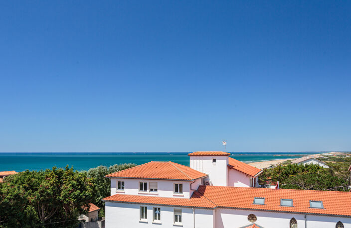 CHAMBRE D'AMOUR - T2 VUE MER - DERNIER ETAGE — photo 2