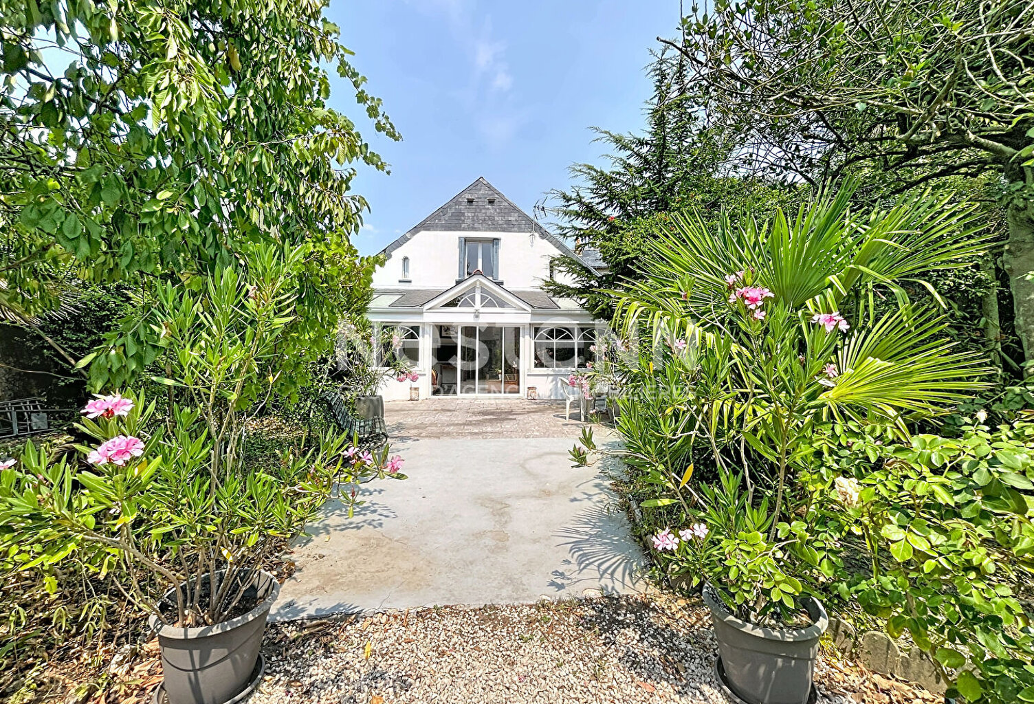 Maison idéalement située quartier Canclaux à Nantes, 2 chambres, beau jardin, un havre de paix! — photo 1