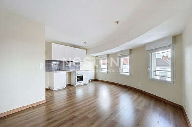 Appartement 3 pièces 213600 €