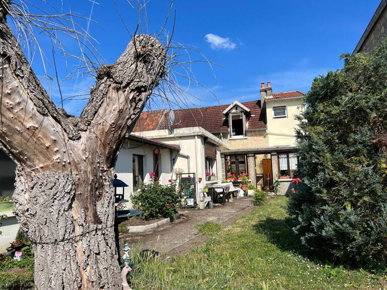 Maison à vendre sur la commune de L'Isle Adam - 153m² rénovation à prévoir — photo 1