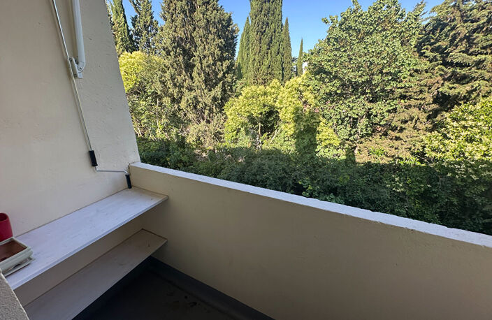 Location Aix Est proche centre LC Gestion vous propose dans une résidence sécurisée un appartement de type 3 avec balcon, loggia , parking libre, cave, calme. — photo 4