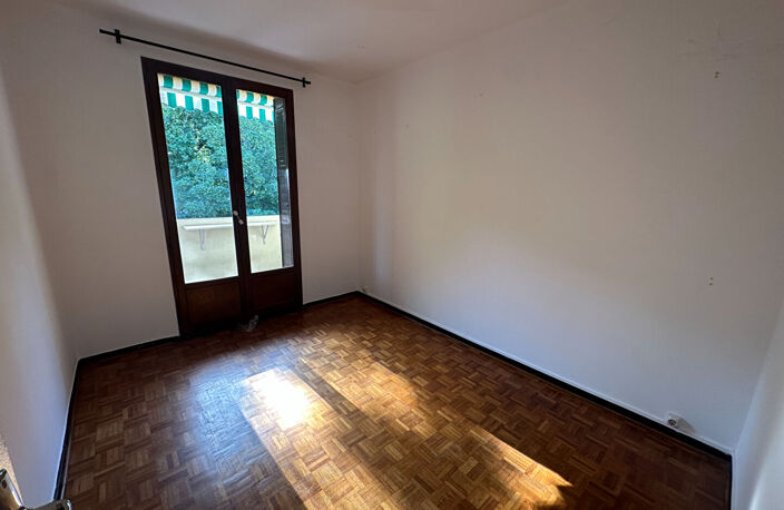 Location Aix Est proche centre LC Gestion vous propose dans une résidence sécurisée un appartement de type 3 avec balcon, loggia , parking libre, cave, calme. — photo 5