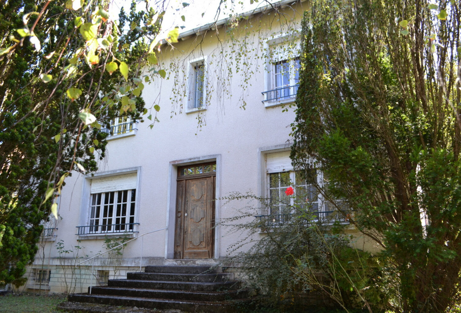 MAISON DE CARACTERE  PROCHE CENTRE LA ROCHE POSAY — photo 1