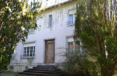 MAISON DE CARACTERE  PROCHE CENTRE LA ROCHE POSAY — photo du bien