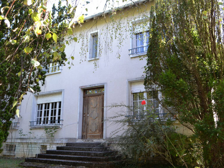 MAISON DE CARACTERE  PROCHE CENTRE LA ROCHE POSAY — photo 1