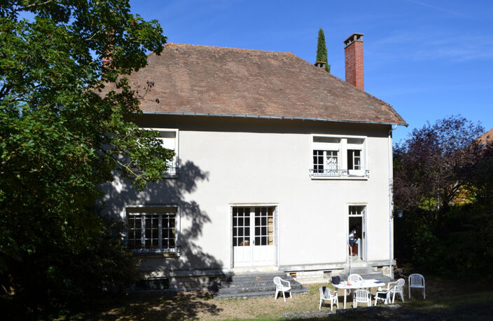 MAISON DE CARACTERE  PROCHE CENTRE LA ROCHE POSAY — photo 2