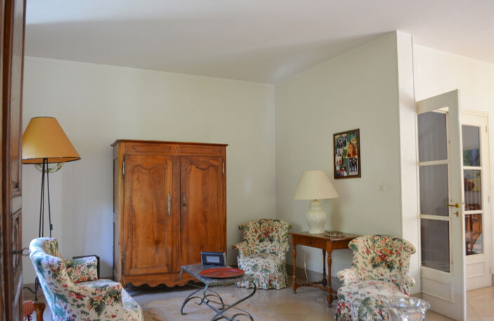 MAISON DE CARACTERE  PROCHE CENTRE LA ROCHE POSAY — photo 5