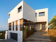 VILLA CONTEMPORAINE 8 PIECES  VUE MER PANORAMIQUE AVEC DOUBLE GARAGE ET PISCINE — photo 3