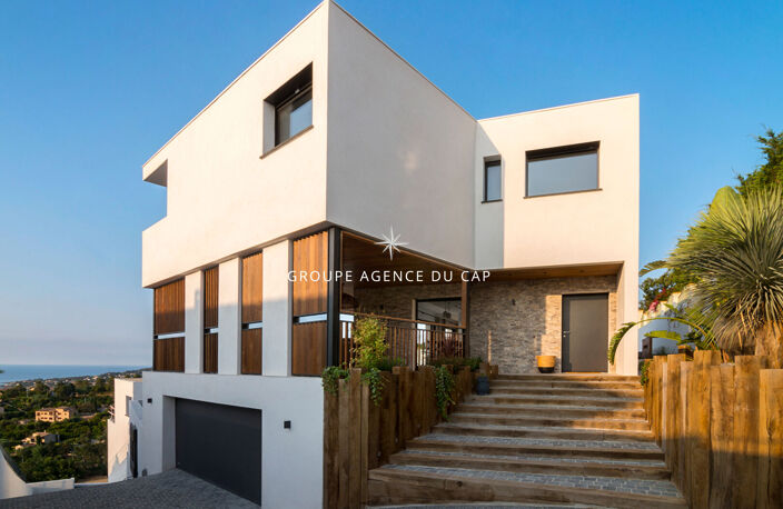 VILLA CONTEMPORAINE 8 PIECES  VUE MER PANORAMIQUE AVEC DOUBLE GARAGE ET PISCINE — photo 3
