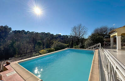 Maison, Bagnols en Forêt - 4 Chambres, Piscine et Garages ! — photo du bien