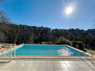 Maison, Bagnols en Forêt - 4 Chambres, Piscine et Garages ! — photo 2
