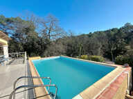 Maison, Bagnols en Forêt - 4 Chambres, Piscine et Garages ! — photo 3