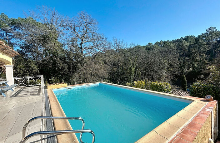 Maison, Bagnols en Forêt - 4 Chambres, Piscine et Garages ! — photo 3