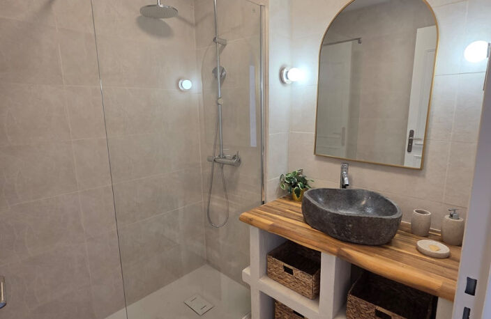 APPARTEMENT - 120 m2 - T6 - 13009 - 83 Bld du Redon — photo 5