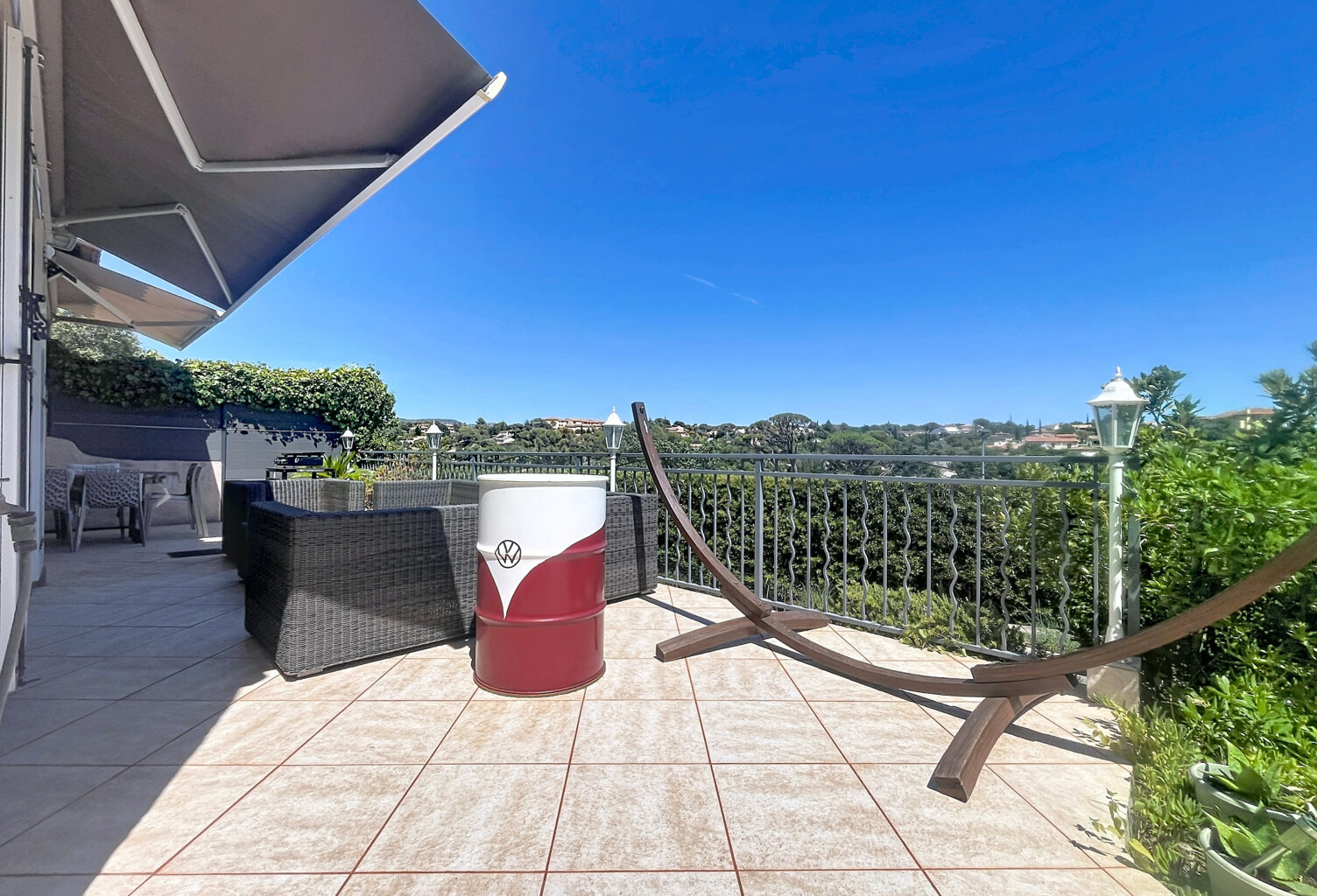 VENTE - FREJUS - TOUR DE MARE - MAISON  4 PIECES 99M2 AVEC GARAGE — photo 1